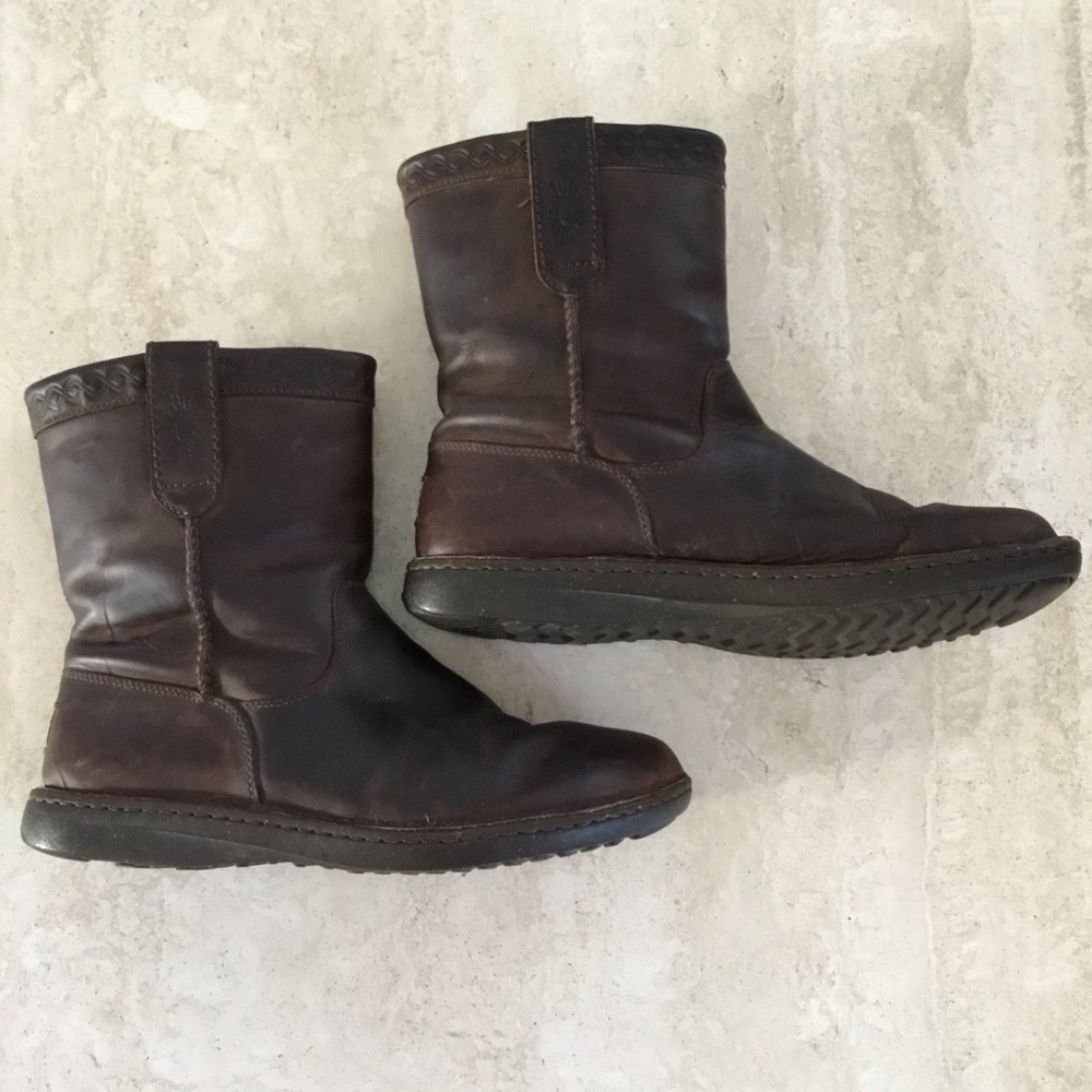 UGG Aliso Leather Boots - Size 12